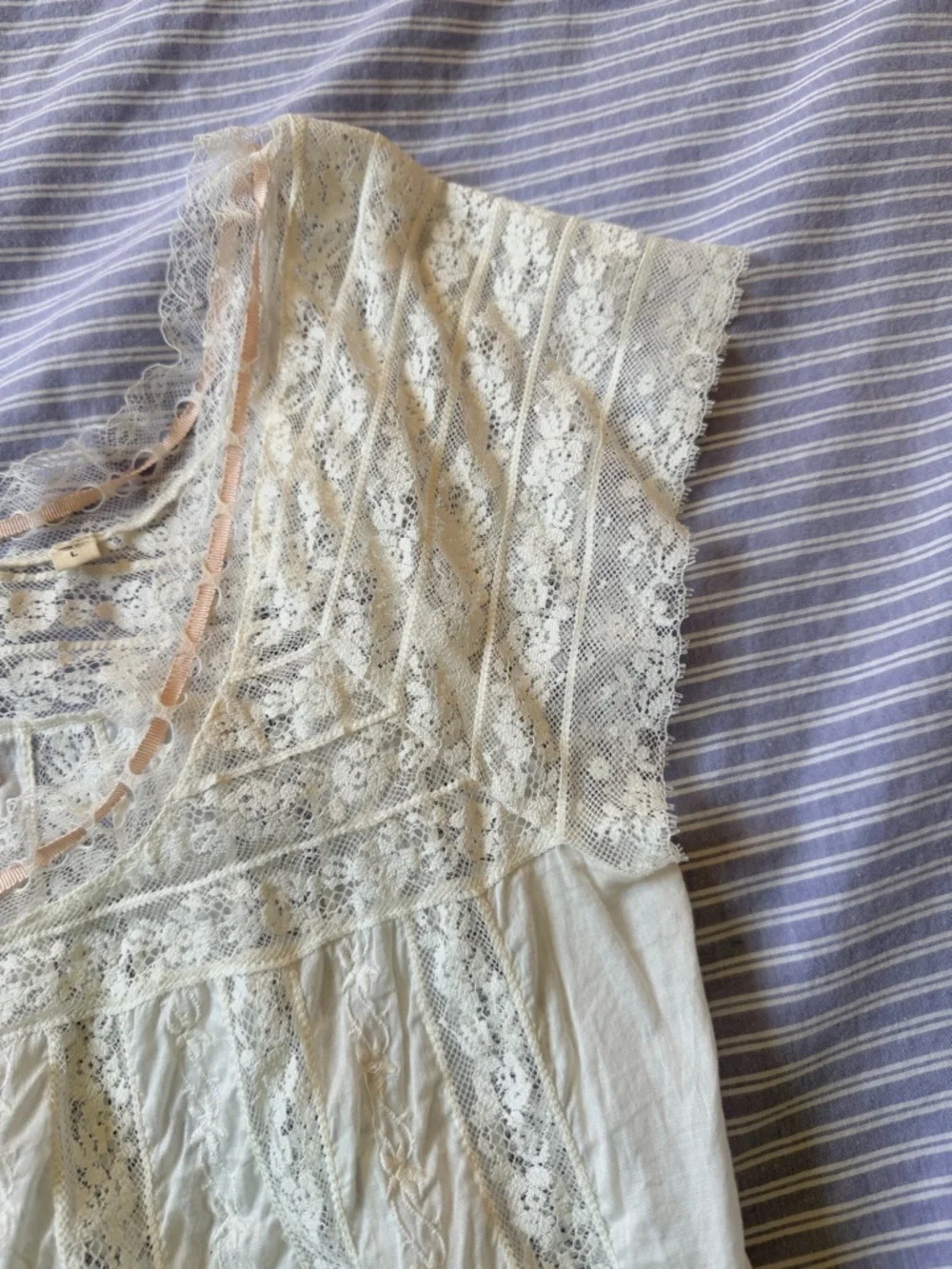 Doen Lace Short Sleeve - White - Picture 6 of 6